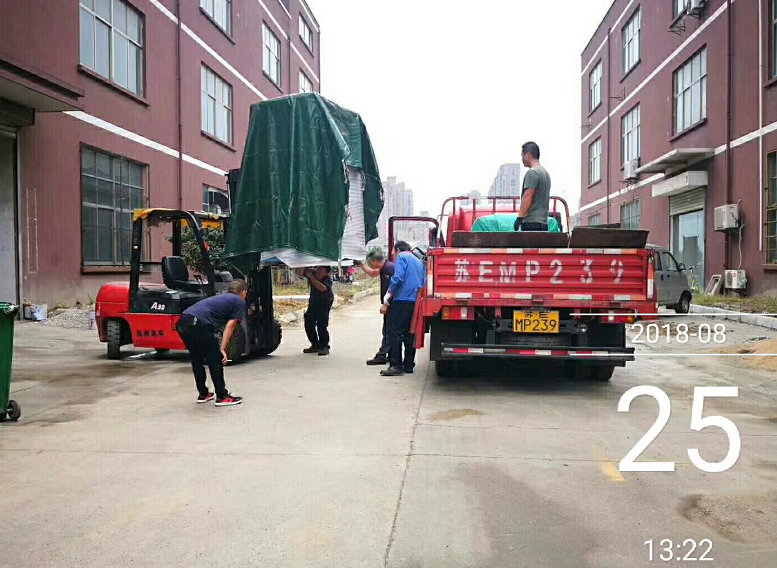 自動(dòng)<a href='http://www.zbtfhgsb.com' target='_blank'><u>去毛刺機(jī)</u></a>