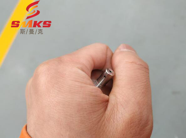 <a href='http://www.zbtfhgsb.com' target='_blank'><u>流體拋光機(jī)</u></a>在去除小孔相交處毛刺的應(yīng)用